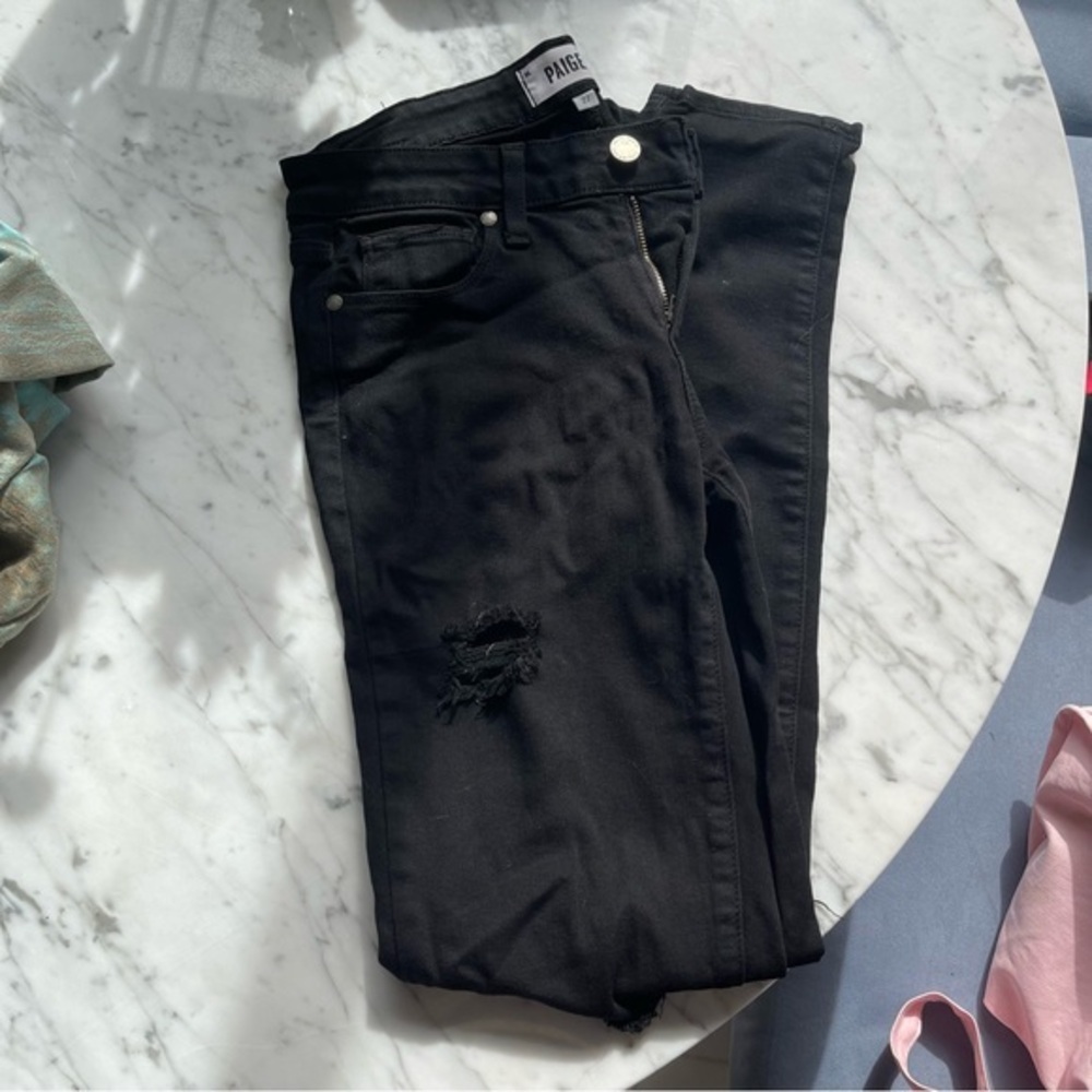 PAIGE SZ 27 RIPPED KNEE BLACK JEAN